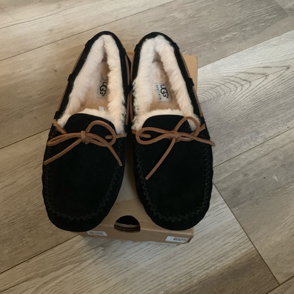 UGG Shoes - Ugg Dakota